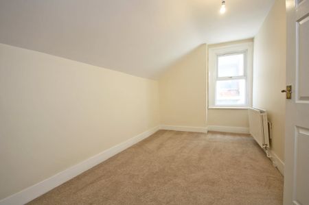 2 Bed Maisonette, Grange Park Road, CR7 - Photo 2