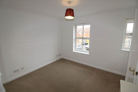 2 bedroom end of terrace house to rent - Photo 5