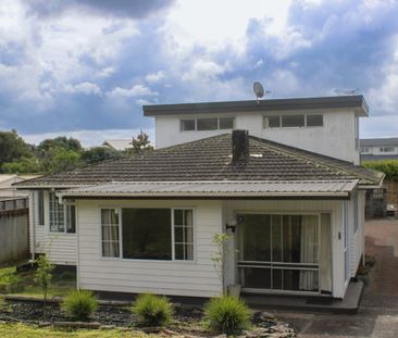 Beautiful in Mangere Bridge - Photo 1
