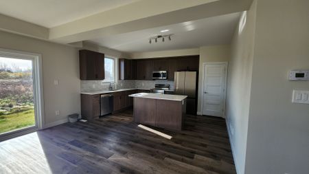 For Lease - 6825 Royal Magnolia Avenue, London South, Ontario - Photo 4