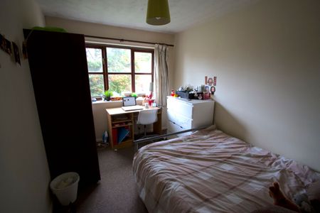 11 Hinchin Brook, NG7 2EF, NOTTINGHAM - Photo 3