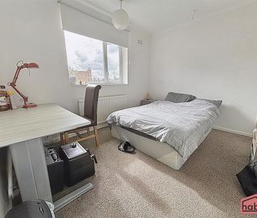 4 bedroom terraced house to rent - Photo 2