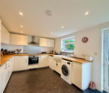 3 bedroom detached house to rent - Photo 6