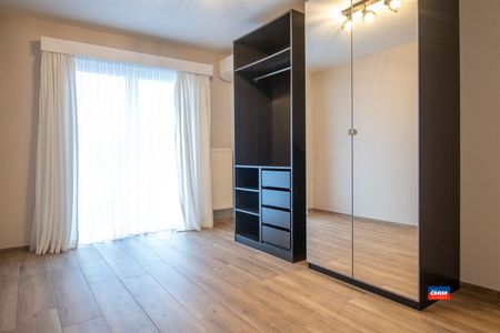 Modern appartement met 2 slpks, terras + garage - € 985 - Photo 5