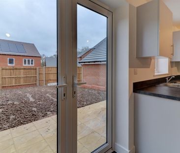 Whitehouse Croft, Kenilworth - Photo 1