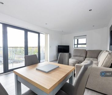 2 bedroom penthouse to rent - Photo 3