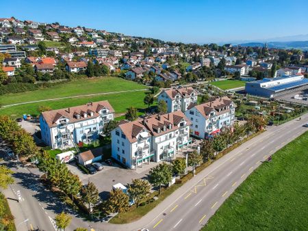 Generous, modern home! - Photo 4