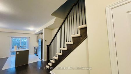 Townhouse For Lease | E8117736 - Photo 2