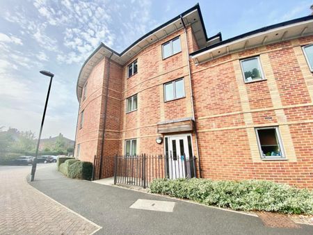 2 bedroom Flat To Let - Photo 5