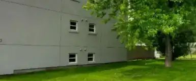 3rd FLOOR 2 Bdrm! TONS OF NATURAL LIGHT!!! Avail. NOV 1st or sooner! | 213 Bloor Street West, Oshawa - Photo 1