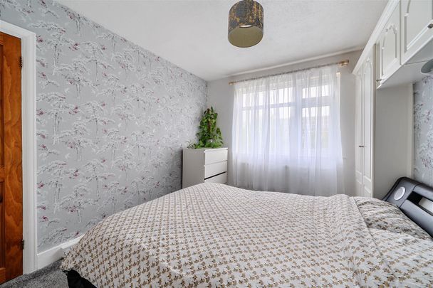 Eastcote Lane, Harrow, HA2 - Photo 1