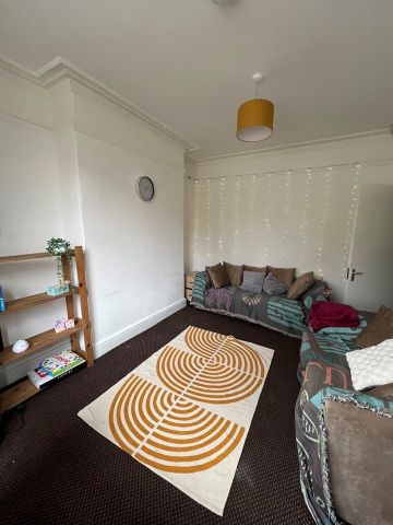 5 Bed Terraced House, Mabfield Road, M14 - Photo 2