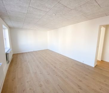 Stor og charmerende 4-værelses lejlighed i Vejgaard - Photo 2