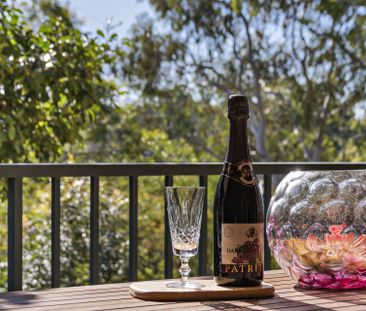 Modern two-bedroom apartment in great location! - Photo 6