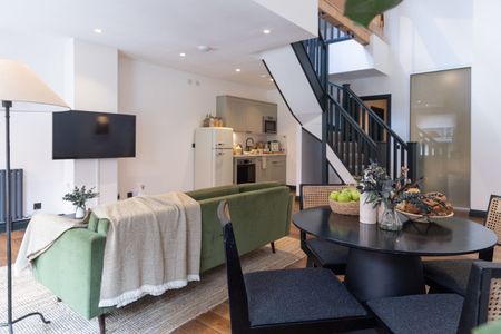 2 Bed Flat, Victoria Buildings, M4 - Photo 3