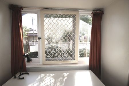 7-bedroom shared house, Henley St - Photo 2