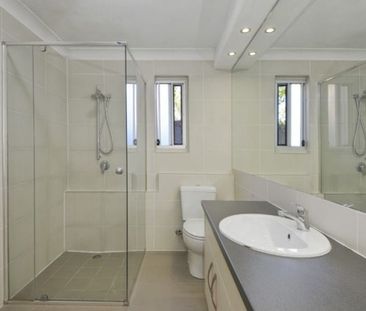 2 Bedroom, 1 Bathroom Apartment in Sought After Location! - Photo 4