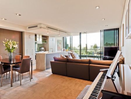 Beautifully Renovated Garden Tower Apartment At The Melburnian - Superb Botanic Garden Views - Photo 5
