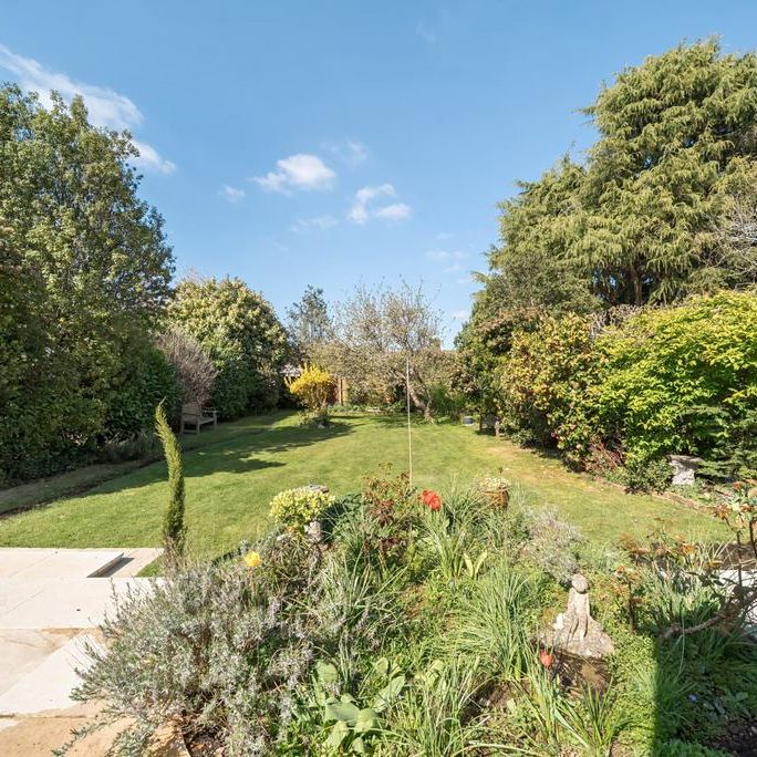 4 bedroom detached house to rent - Photo 1