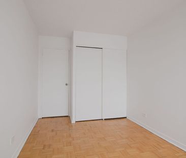 1975 Maisonneuve Blvd West, Montréal, QC - Photo 6