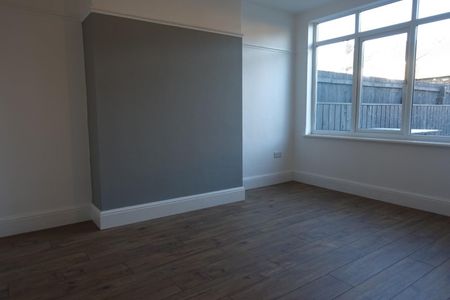 3 bedroom House To Let Total Size: 1023 SQ FT - Photo 3