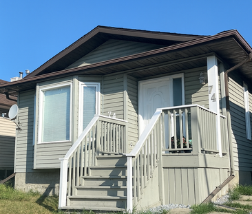 Spacious 5-Bedroom Home for Rent in Martindale - Photo 4