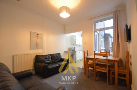 4 bedroom terraced house to rent - Photo 2