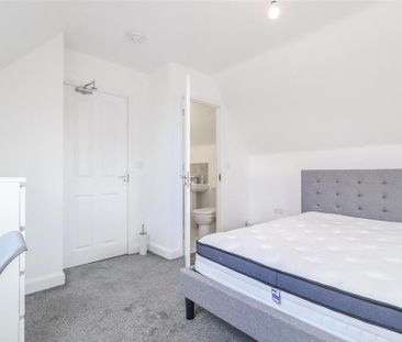 4 bedroom detached house to rent - Photo 5