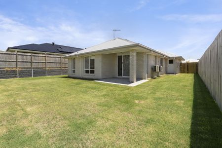 Spacious 4-Bedroom Family Home in Serene Redland Bay Location with Double Garage. - Photo 5