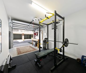 North Facing - Immaculate 3 Bedroom Townhouse - Photo 4