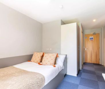 Silver En Suite - Photo 6