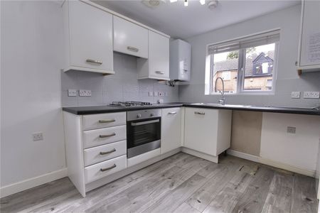 3 bed to rent in Kings Close, Lazenby, TS6 - Photo 5