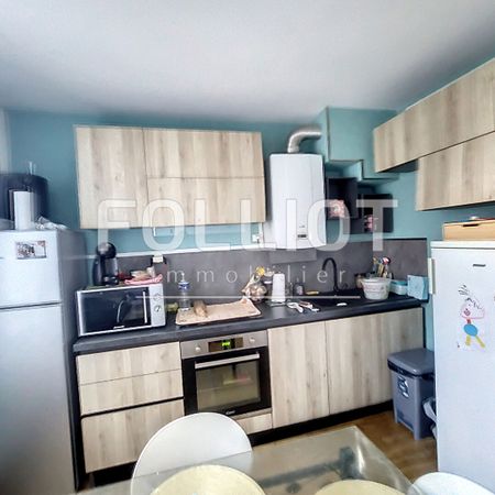 A LOUER - CENTRE VILLE DE VIRE NORMANDIE - GRAND T2 de 68,99 m² EN PARFAIT ÉTAT - Photo 4