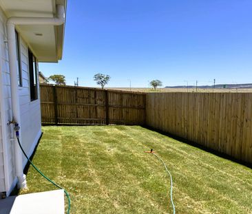 Includes Study Nook ! - Photo 1