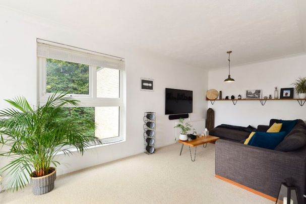 Charterhouse Road, Godalming, GU7 - Photo 1