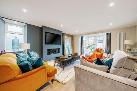 3 bedroom apartment to rent - Photo 2