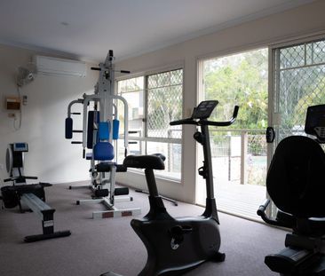 townhouse built for comfort and convenience - Photo 2