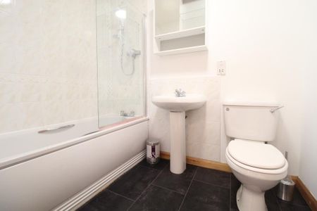 2 bedroom flat to rent - Photo 5