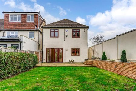 4 bedroom detached house to rent - Photo 5