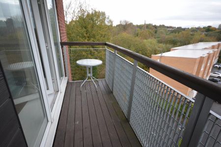 1 bedroom flat to rent - Photo 2