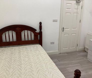 2 bedroom house share to rent - Photo 2