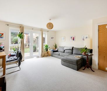 3 Bed End Terrace - Photo 3