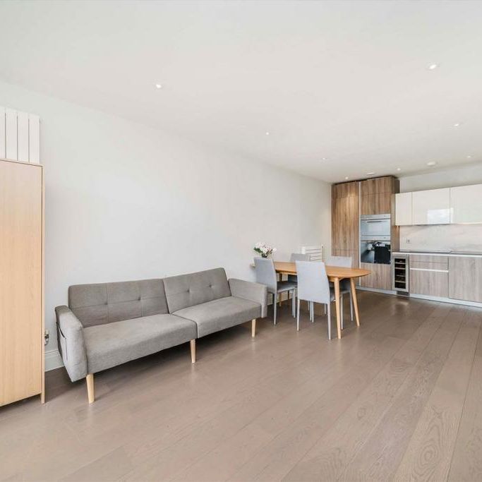 3 bedroom flat to rent - Photo 1