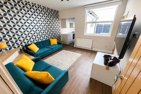 Room 4 - Photo 2