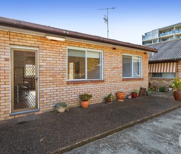 2/18 Messines Street, Shoal Bay NSW 2315 - House For Rent | Domain - Photo 3