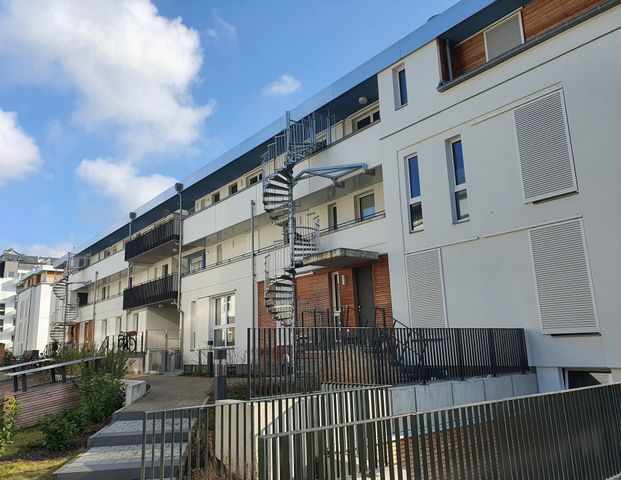 Hier lässt es sich Wohnen - Südseite in zweiter Reihe, Wintergarten und Einbauküche wartet auf Sie! - Photo 1