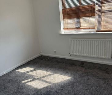 2 bedroom semi-detached house to rent - Photo 4