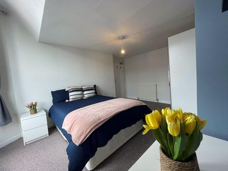 5 bedroom maisonette to rent - Photo 2