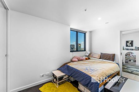 Fully Furnished 1-Bedroom Apartment with Car Space & Storage � Prime Southbank Living - Photo 5