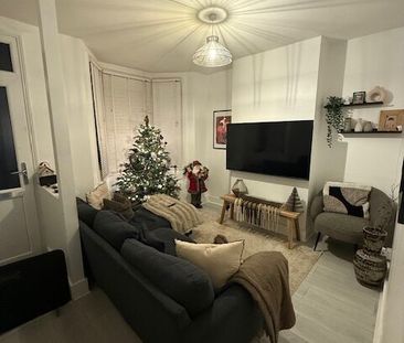 Lovely three bedroom family home to let in Northfleet - Photo 1